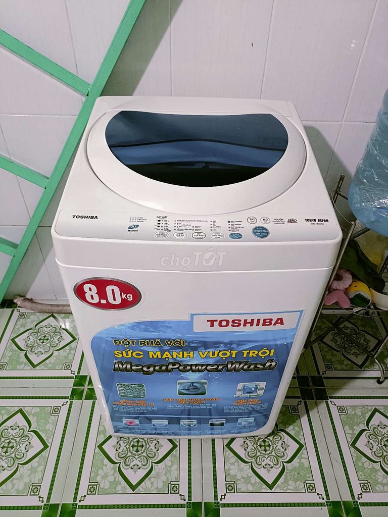 Máy toshiba 8kg, bảo hành 3 tháng.