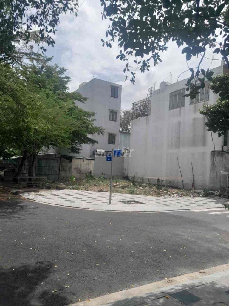 ĐẤT LÔ GÓC KINH DOANH. DT 6,8 X 18 M. MẶT TIỀN KINH DOANH. SH