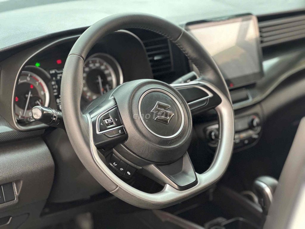 Suzuki XL7 2022 белый 88000 км