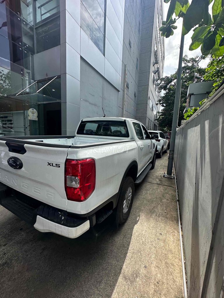 Ford Ranger XLS trả trước chỉ từ 197tr nhận xe.. Mua bán Ô tô tại Thành phố Thủ Đức Tp Hồ Chí Minh được đăng bởi Tiến Ford Thủ Đức hình 16
