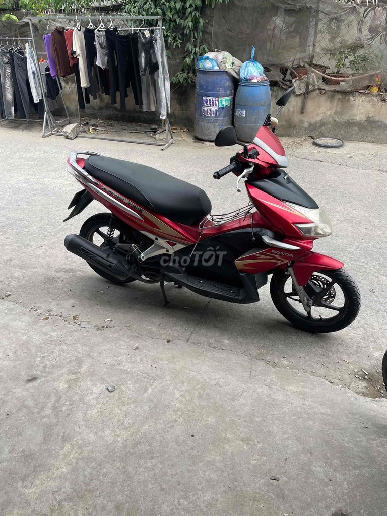 Honda Air Blade màu Đỏ. Mua bán Xe máy tại Huyện Đức Hòa Long An được đăng bởi XE MÁY CŨ LONG AN hình 6