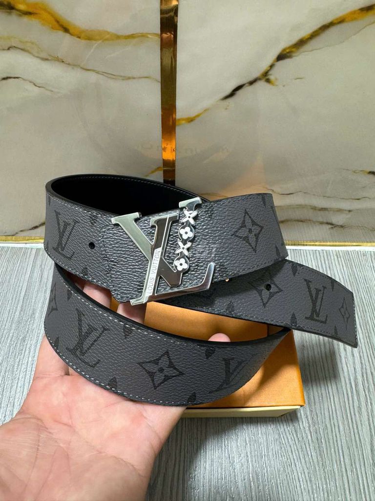Thắt lưng Louis Vuitton Nam Da Xám. Mua bán Phụ kiện thời trang khác tại Huyện Phú Tân Cà Mau được đăng bởi Hiệu Si Tuyển hình 1