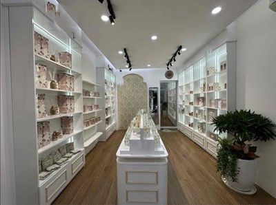 Đổi concept thanh lý toàn bộ tủ kệ trưng bày. Mua bán Tủ, kệ gia đình tại Quận Bình Thạnh Tp Hồ Chí Minh được đăng bởi HotVitL0n