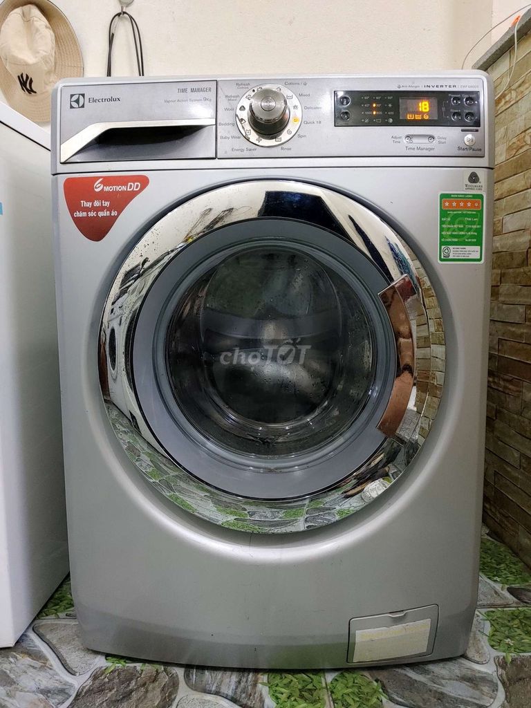 Bán máy giặt Electrolux 9kg xám inverter đẹp.