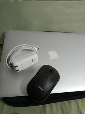 BÁN MACBOOK Air. Mua bán Laptop tại Quận Hoàng Mai Hà Nội được đăng bởi Tuyến nhà đất