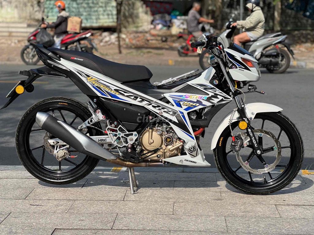 Suzuki Raider Fi 150 2018 Trắng. Mua bán Xe máy tại Quận 11 Tp Hồ Chí Minh được đăng bởi Hưng Từ hình 5