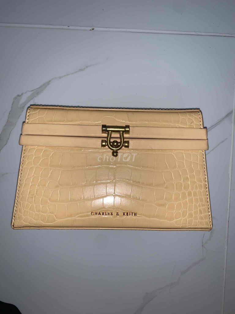 Túi thắt lưng Charles & Keith Nữ Da. Mua bán Túi xách tại Quận Tân Bình Tp Hồ Chí Minh được đăng bởi Thy Nguyễnn hình 1