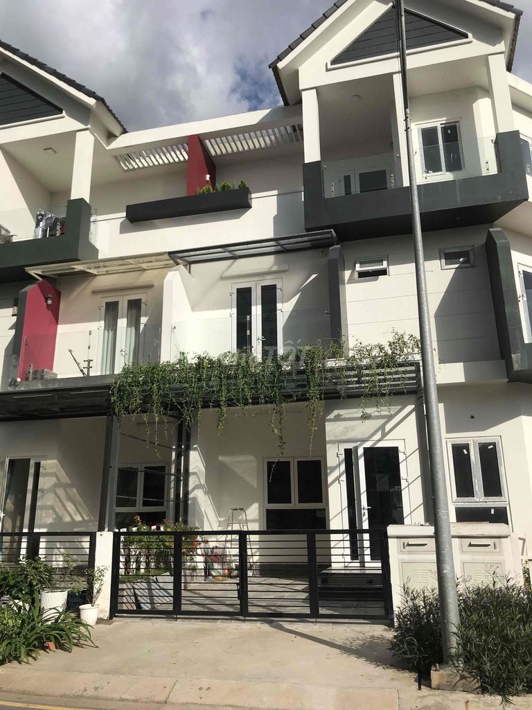 Rent · 3 bd · 75 м² · Thành phố Thủ Đức, ул. Nguyễn Duy Trinh