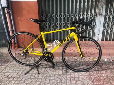 Xe đạp đua Giant Nhôm Carbon Nhật. Mua bán Xe đạp tại Quận 8 Tp Hồ Chí Minh được đăng bởi Sơn Nguyễn