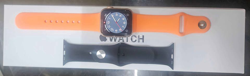 Apple Watch Series 5 Vàng 40mm. Mua bán Thiết bị đeo thông minh tại Thành phố Bà Rịa Bà Rịa - Vũng Tàu được đăng bởi Hoang Nam hình 1