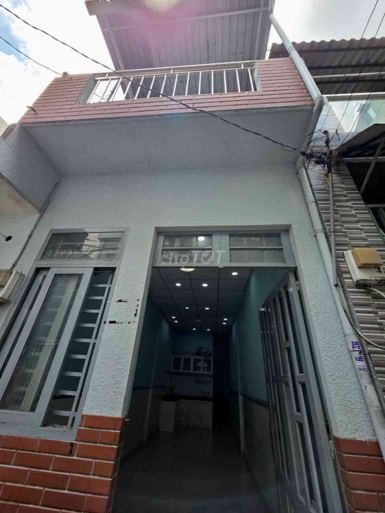 CHỈ 3 TỶ CÓ NGAY NHÀ 2 TẦNG,30M2 - SHR,GẦN MẶT TIỀN LÊ TRỌNG TẤN
