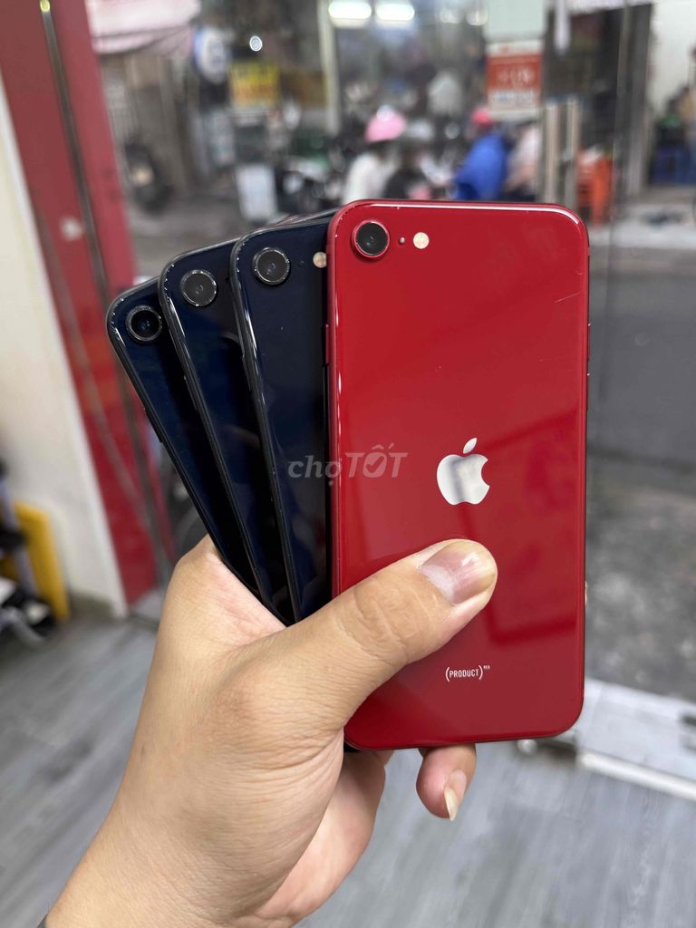 Apple iPhone SE 2022 Đỏ/Đen Đã sử dụng. Mua bán Điện thoại tại Quận Gò Vấp Tp Hồ Chí Minh được đăng bởi Trần Quốc Hoài  hình 1