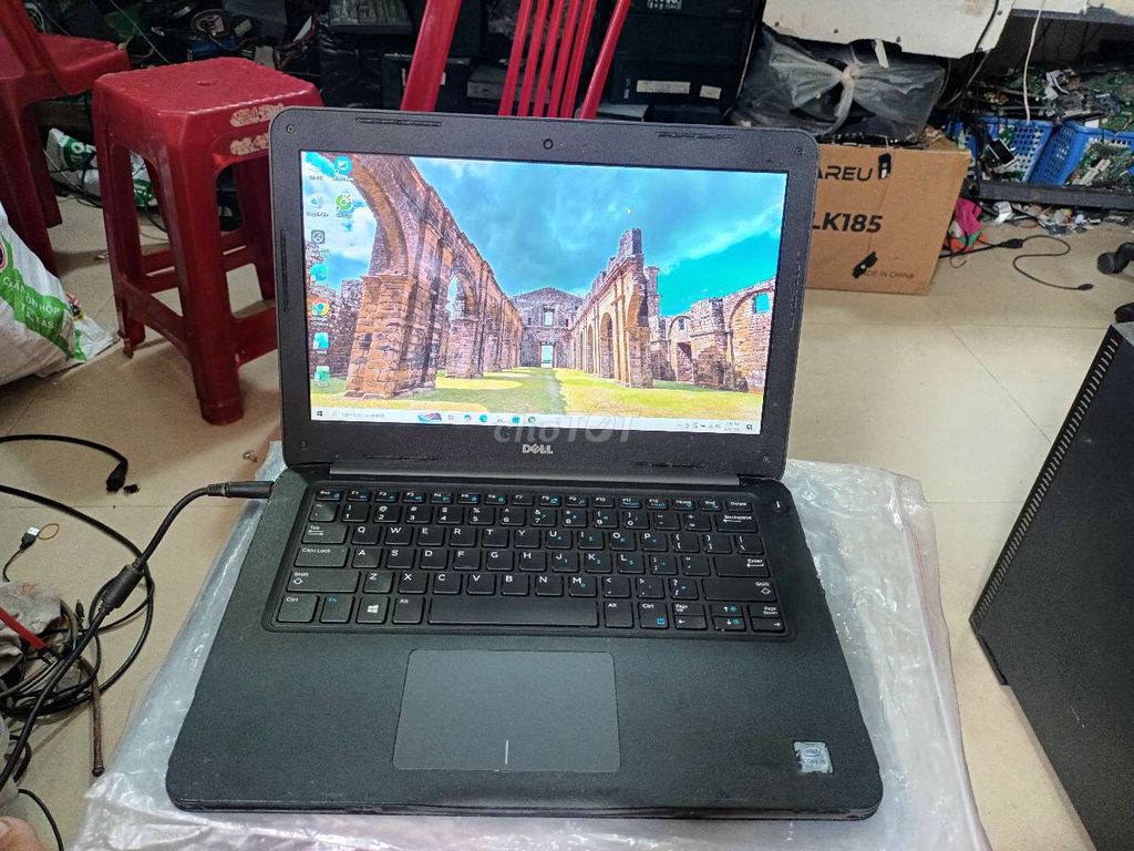 Sale rẻ laptop Dell 3380 i5-7200U Ram 8GB/120GB . Mua bán Laptop tại Quận Hải Châu Đà Nẵng được đăng bởi Anh Lý hình 1