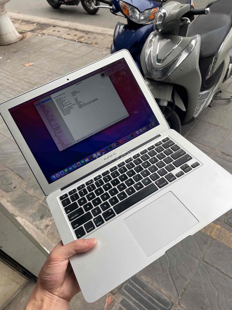 Apple MacBook Air 2017 i5 8GB/256GB. Mua bán Laptop tại Quận Hai Bà Trưng Hà Nội được đăng bởi Tuấn  hình 1