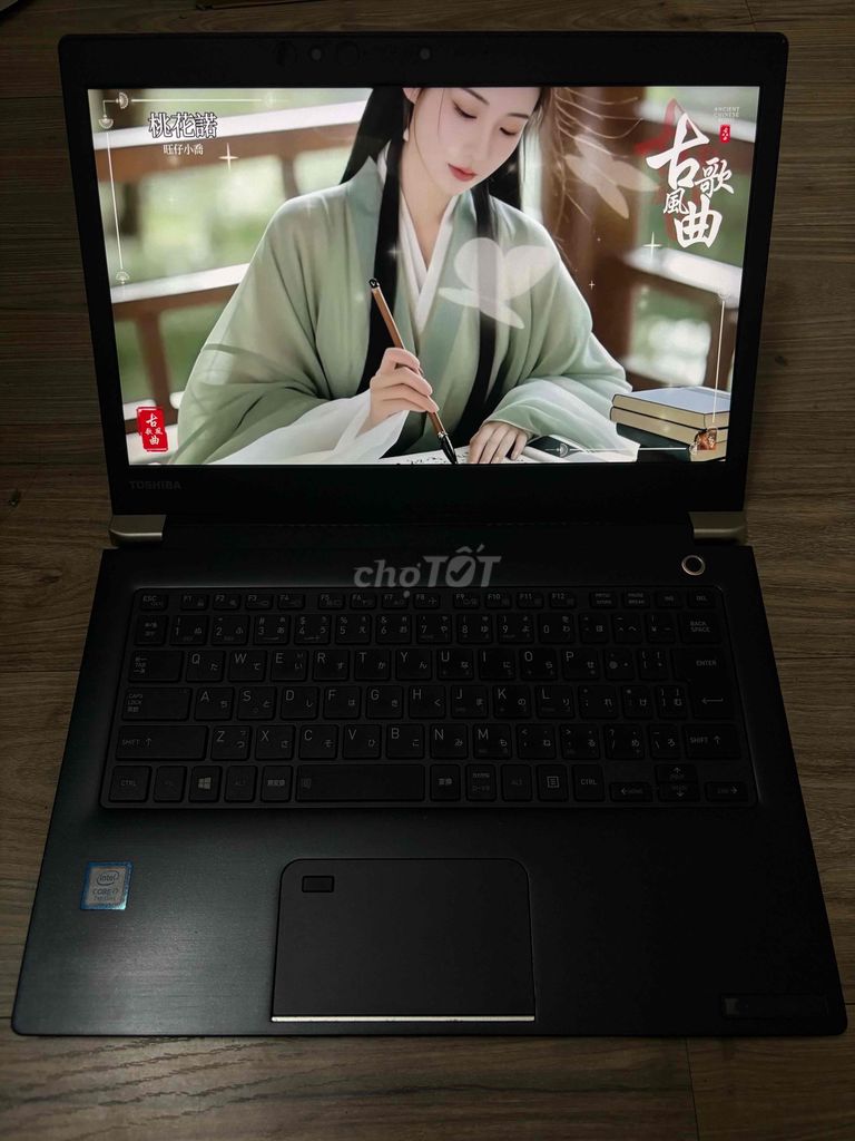 Laptop Toshiba cảm ứng