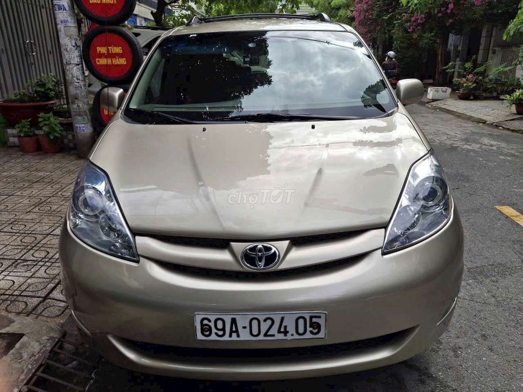Toyota siena 3.5 sx 2009 - 100000 km. Mua bán Ô tô tại Quận Tân Phú Tp Hồ Chí Minh được đăng bởi Văn ý hình 5