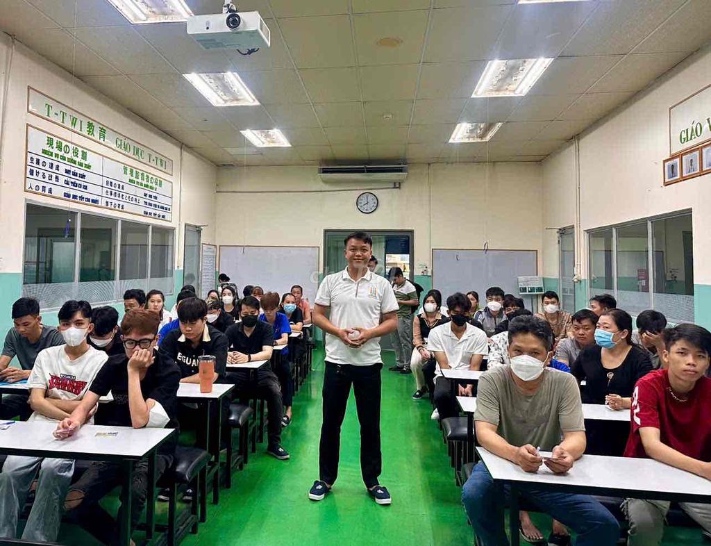 🚨VIỆC LÀM KCX QUẬN 7,HỖ TRỢ LƯƠNG TUẦN,HỖ TRỢ TRỌ🚨. Việc làm Công nhân tại Quận 7 Tp Hồ Chí Minh được đăng bởi Sơn Việc Làm Vũ Lê hình 1