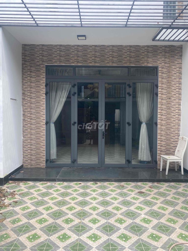 NHÀ NGUYÊN CĂN_5,5X20_2 LẦU,5 PN, SÂN XE HƠI