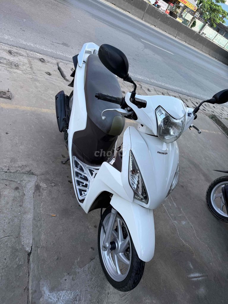 Honda Vision 2016 Trắng nguyên zin. Mua bán Xe máy tại Huyện Bình Chánh Tp Hồ Chí Minh được đăng bởi long nhan hình 3