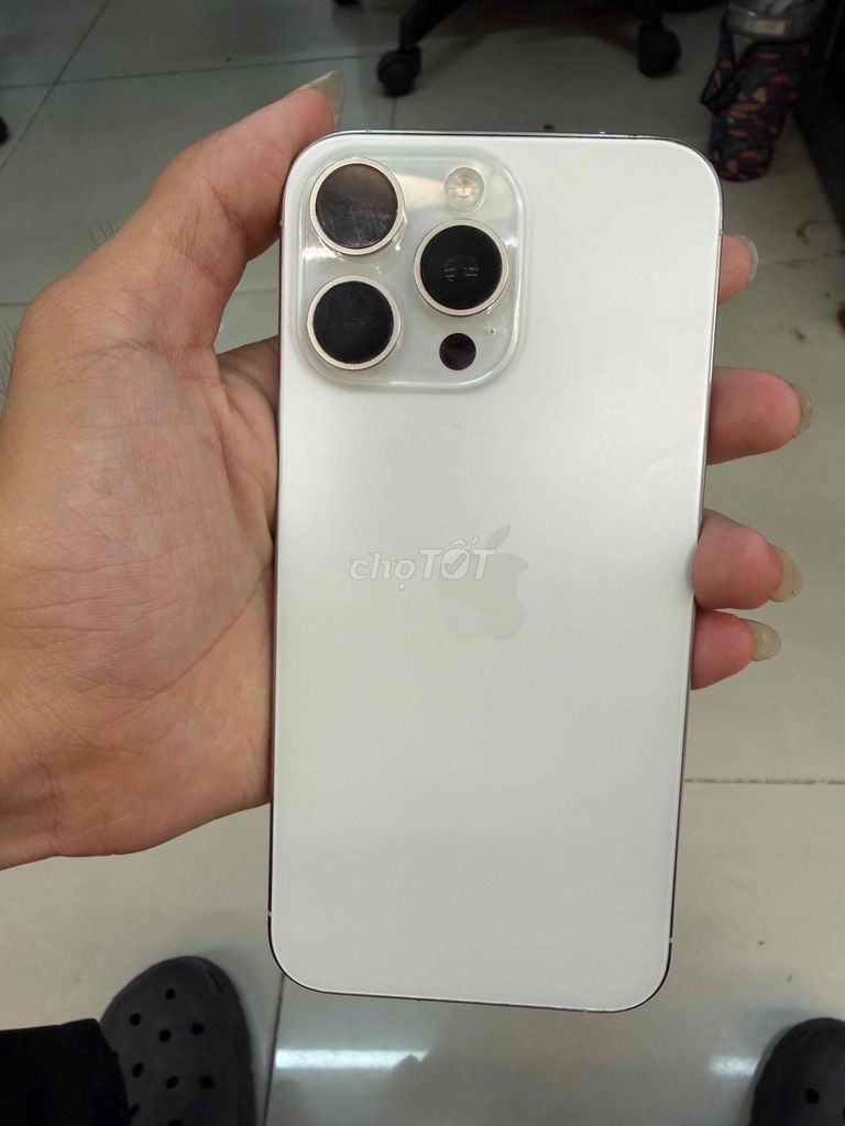 Apple iPhone 15 Pro Max 256GB Trắng Chảy mực. Mua bán Điện thoại tại Quận 7 Tp Hồ Chí Minh được đăng bởi Lê Văn Sang hình 1