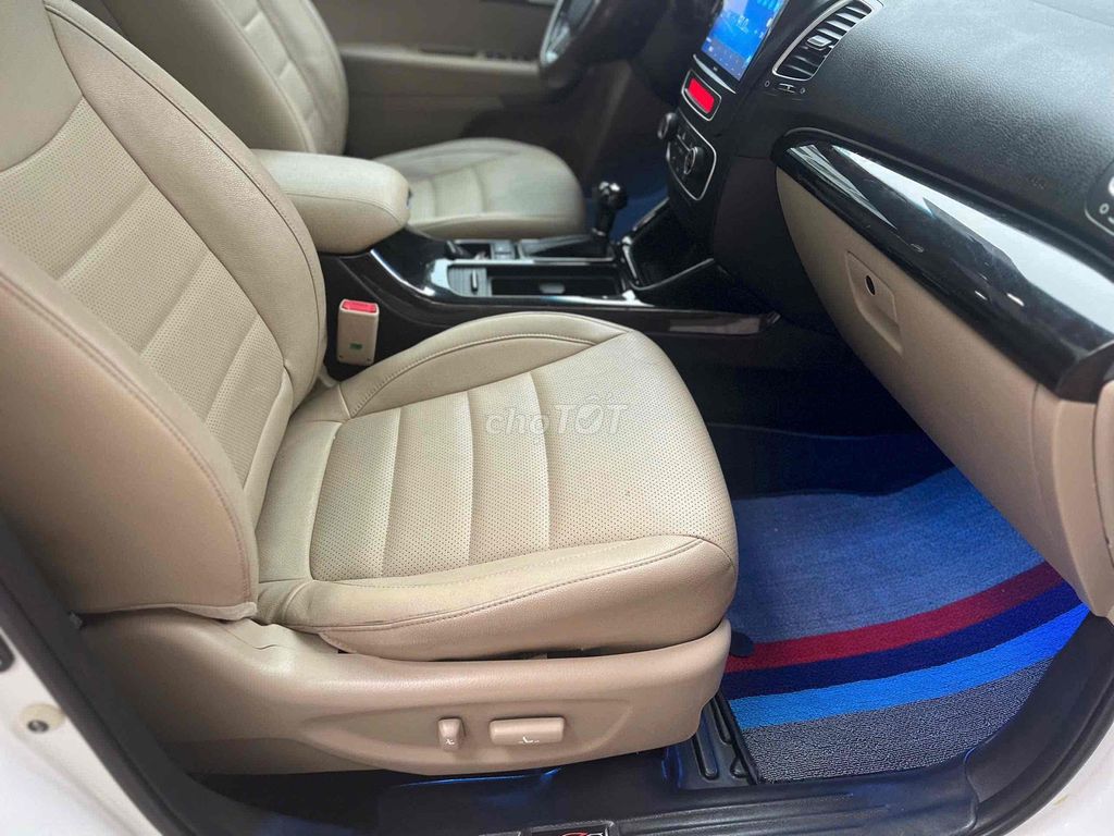 Kia Sorento Trắng 7 chỗ Dầu Tự động. Mua bán Ô tô tại Quận Nam Từ Liêm Hà Nội được đăng bởi Auto Hoàn kều  hình 7
