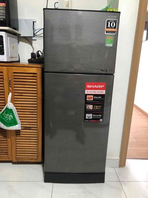 Tủ lạnh inverter Sharp 196L màu xám mới 80%