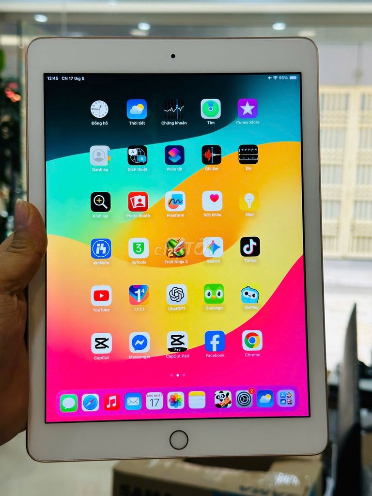 iPad Gen 6 Bản 128GB Tha hồ tải game và ứng dụng. Mua bán Máy tính bảng tại Quận Đống Đa Hà Nội được đăng bởi Thế Hoàng hình 1