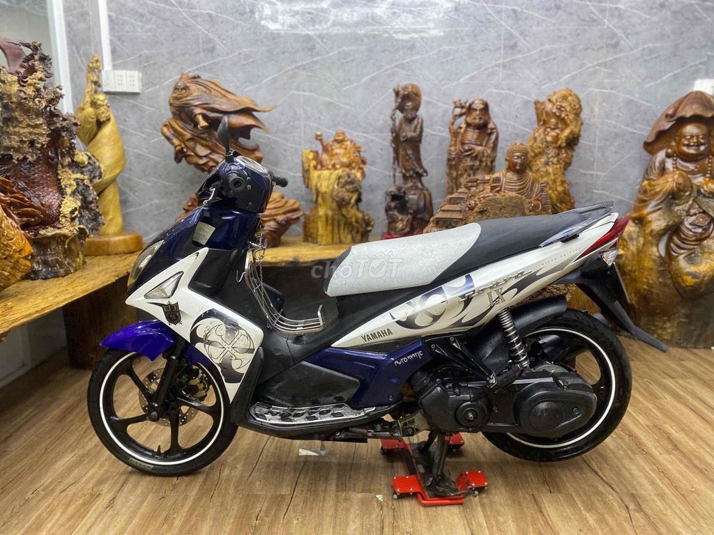 👉Nouvo4 chính chủ bstp dàn áo liền lạc, máy êm. Mua bán Xe máy tại Quận 7 Tp Hồ Chí Minh được đăng bởi Xe Cũ Hiếu CT hình 4