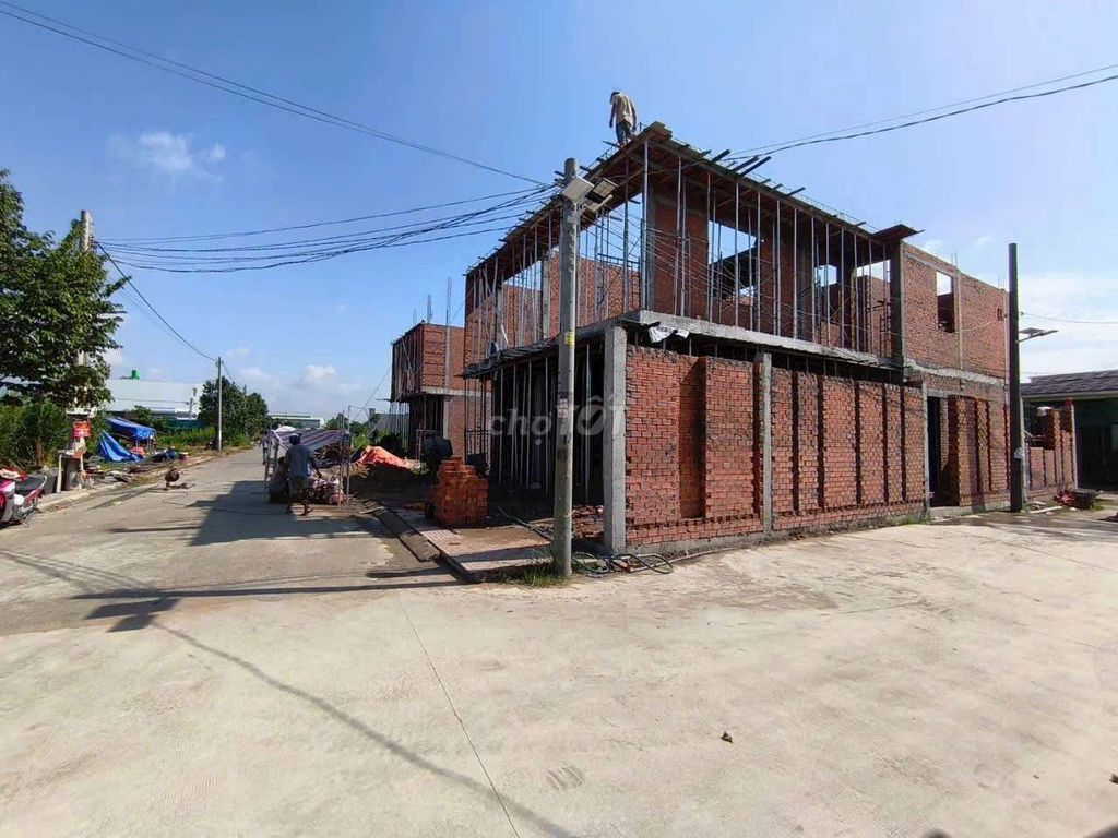 VILLA SÂN VƯỜN GÓC 2 MẶT TIỀN GẦN CHỢ XOÀI ĐÔI. Mua bán nhà ở tại Huyện Cần Đước Long An được đăng bởi Vũ Thiên hình 1