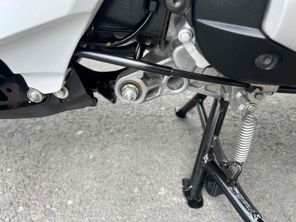 Honda Vision 2017 Trắng Nâu. Mua bán Xe máy tại Quận Ô Môn Cần Thơ được đăng bởi Huỳnh Thắng hình 13