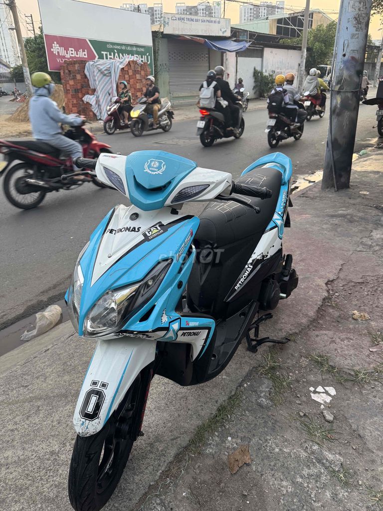 Yamaha Luvias Fi Xanh trắng. Mua bán Xe máy tại Quận Tân Phú Tp Hồ Chí Minh được đăng bởi Anh thành hình 1
