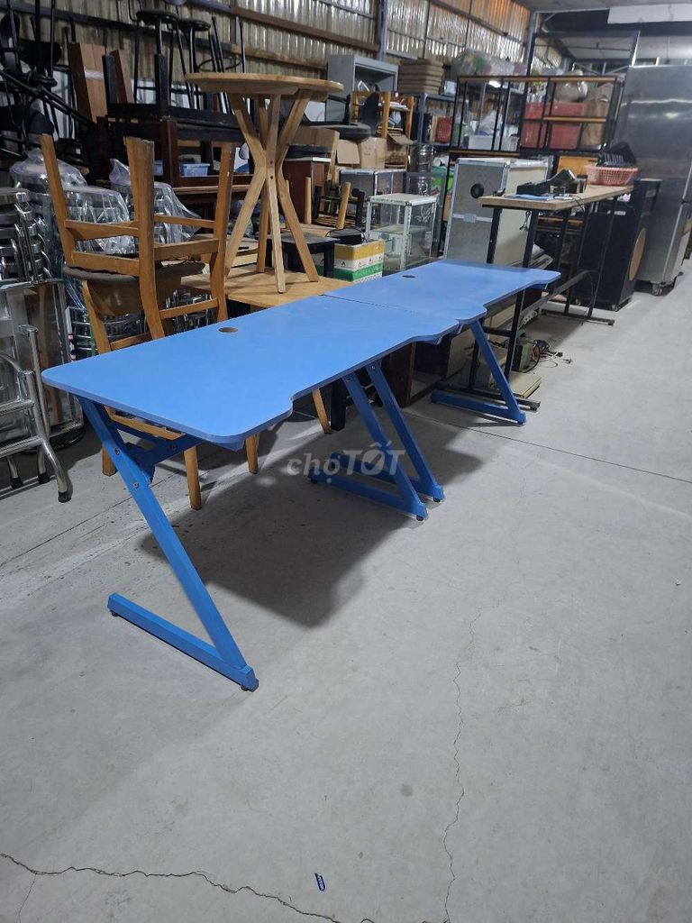Bàn học màu xanh dương. Mua bán Bàn ghế tại Thành phố Biên Hòa Đồng Nai được đăng bởi Bùi Huyền hình 1