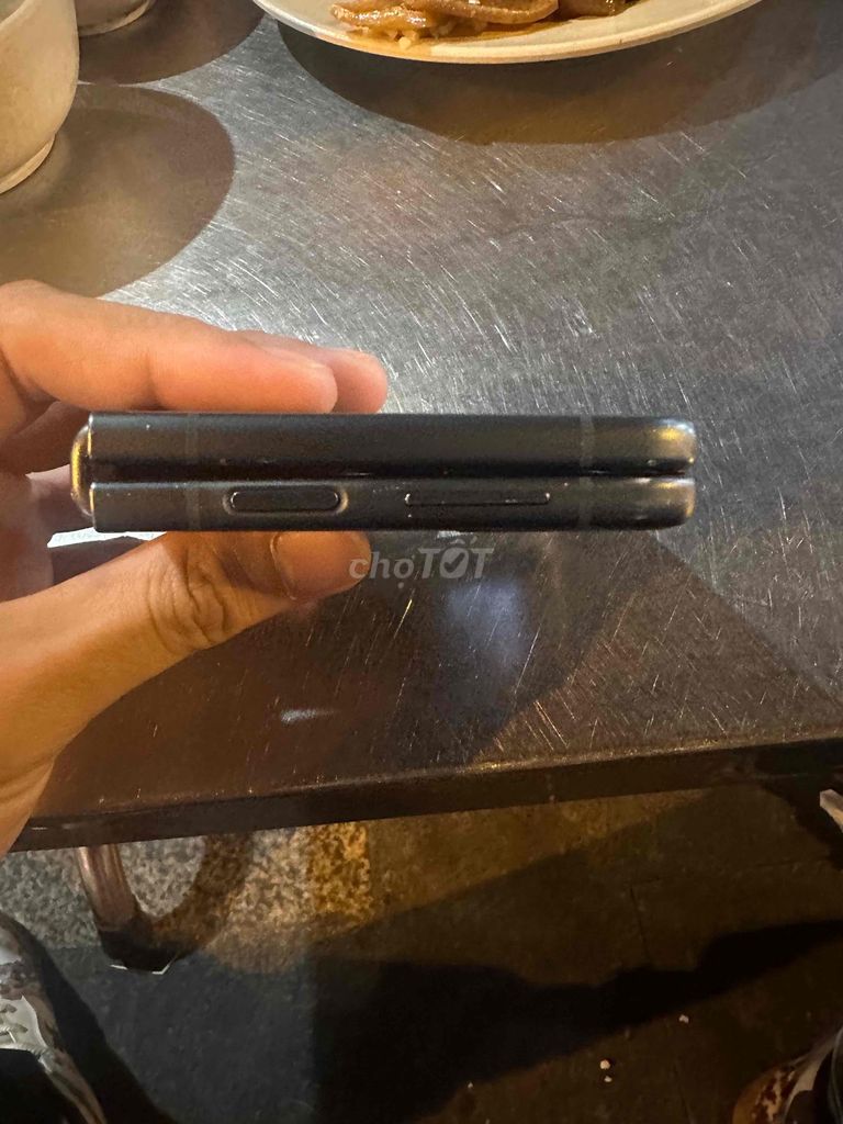 Samsung Z Flip 3 Đen Hư màn trong. Mua bán Điện thoại tại Quận 4 Tp Hồ Chí Minh được đăng bởi ĐĂNG hình 1