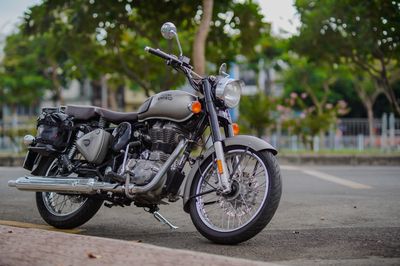 Royal enfield classic 500 abs