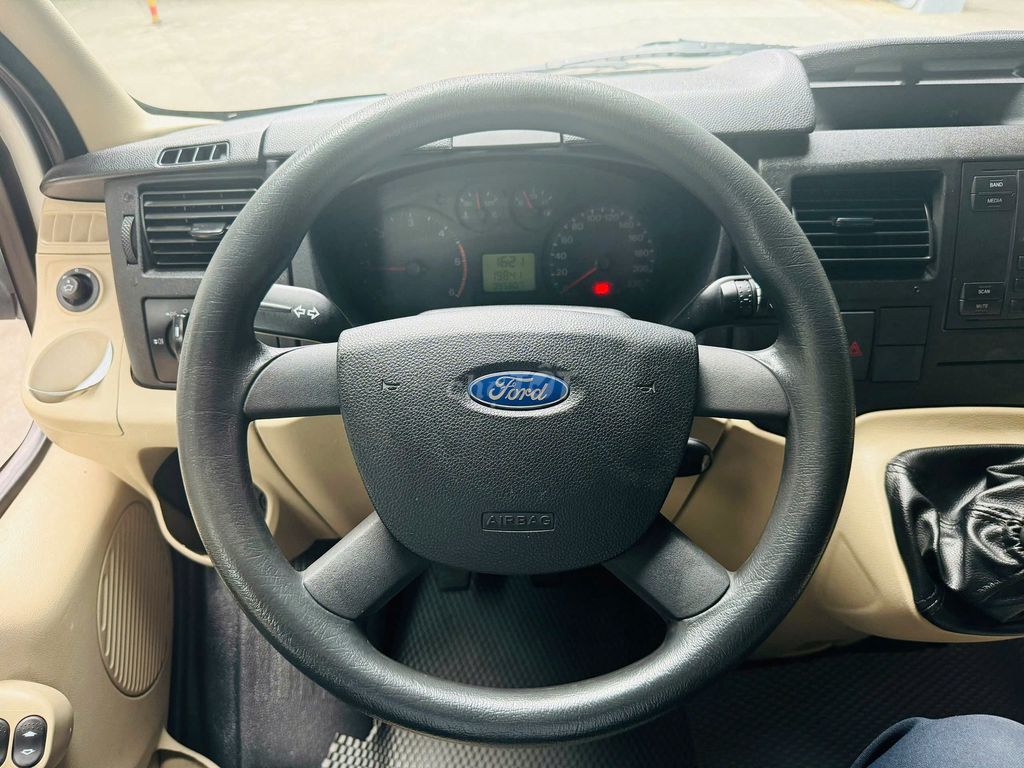 Hãng Bán Ford Transit Van 6 Chỗ 2021 - Xe Đẹp. Mua bán Ô tô tại Quận Tân Phú Tp Hồ Chí Minh được đăng bởi Phạm Văn Thông hình 11