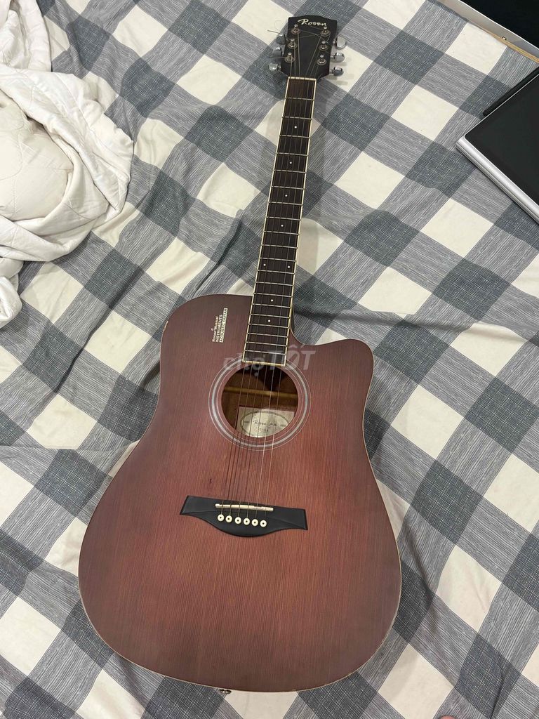 Đàn guitar Rosen gỗ nâu. Mua bán Nhạc cụ tại Quận 5 Tp Hồ Chí Minh được đăng bởi Trần Phương Linh hình 1