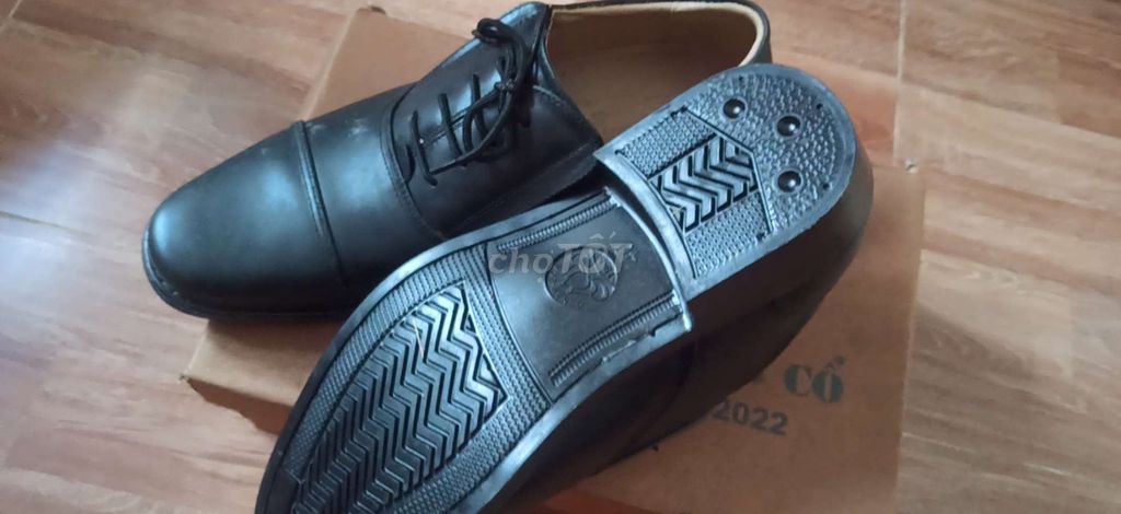 Giày da nam Công ty 19-5 đen size 40 mới. Mua bán Giày dép tại Thành phố Buôn Ma Thuột Đắk Lắk được đăng bởi Xuân Hưng hình 1