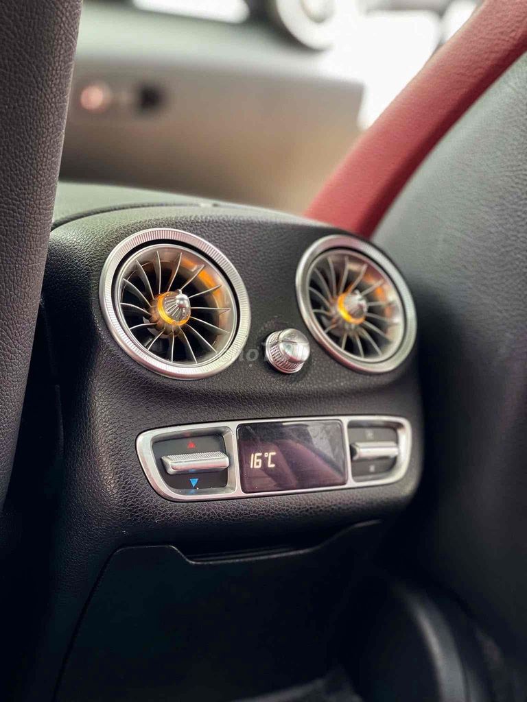 C300 AMG trắng/đỏ 2016. Mua bán Ô tô tại Quận Long Biên Hà Nội được đăng bởi Trang Gala hình 8