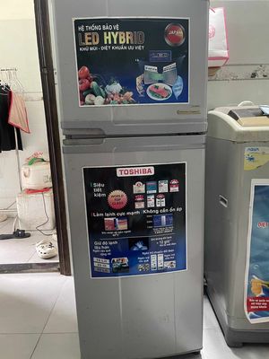 Tủ lạnh Toshiba 160-200 lít màu bạc còn chạy tốt.. Mua bán Tủ lạnh tại Quận Hải Châu Đà Nẵng được đăng bởi Uyên Lê Tố