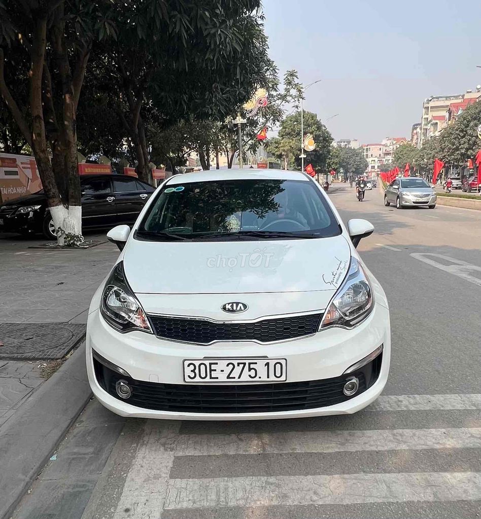 Kia Rio 2016 1.4 AT Sedan - 40000 km