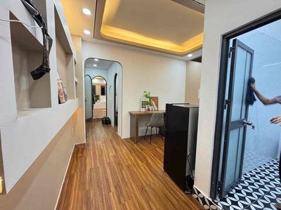 căn hộ 2 phòng ngủ - nội thất cao cấp - ngay đh Y Dược
