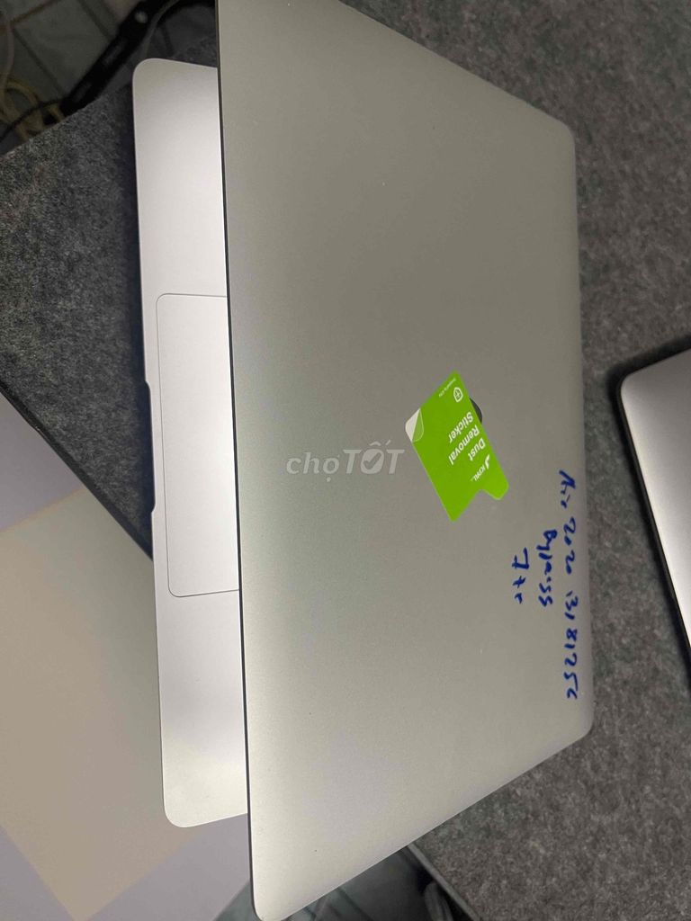 Macbook air 2020 i3/8g/256g silver bh3 tháng