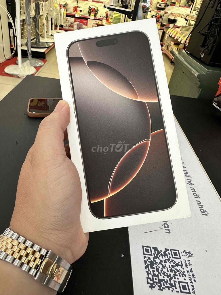 Iphone 16 pro max 256g vàng sa mạc - FPT bh 2 năm