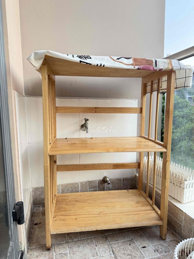 Kệ gỗ 3 tầng màu nâu nhạt. Mua bán Tủ, kệ gia đình tại Quận 7 Tp Hồ Chí Minh được đăng bởi Trinhvo hình 1