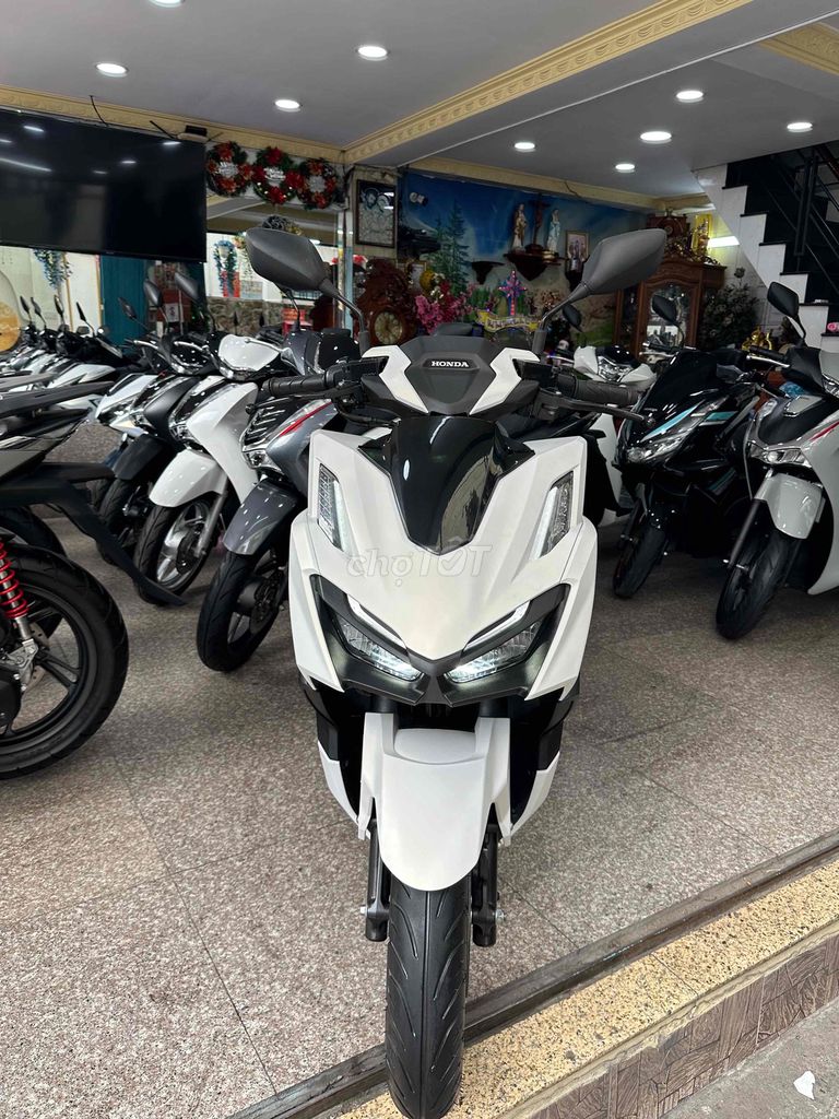 VARIO 160 ABS 10/2022 Trắng Đen BSTP Bao Sang Tên. Mua bán Xe máy tại Quận Gò Vấp Tp Hồ Chí Minh được đăng bởi Ngô Hà hình 2