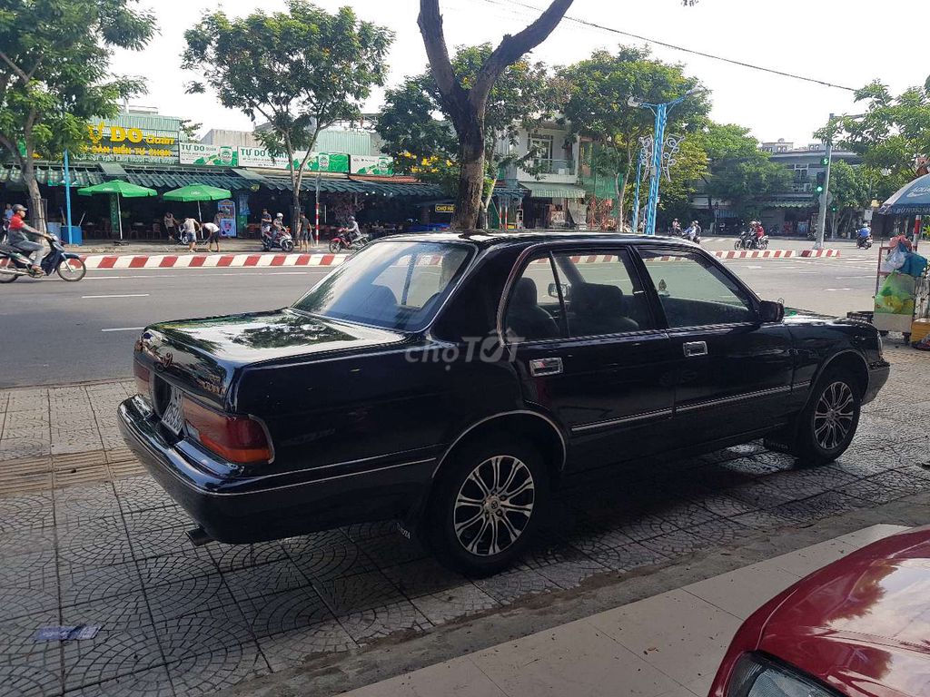 0932531122 - Toyota Crown 1992 nhập Nhật Số sàn