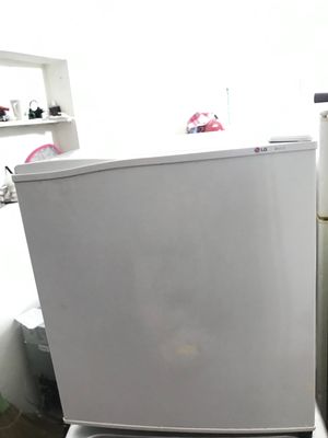 0981094326 - Tủ lạnh LG 50 lít tiết kiệm điện