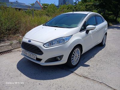 Ford Fiesta Titanium Trắng