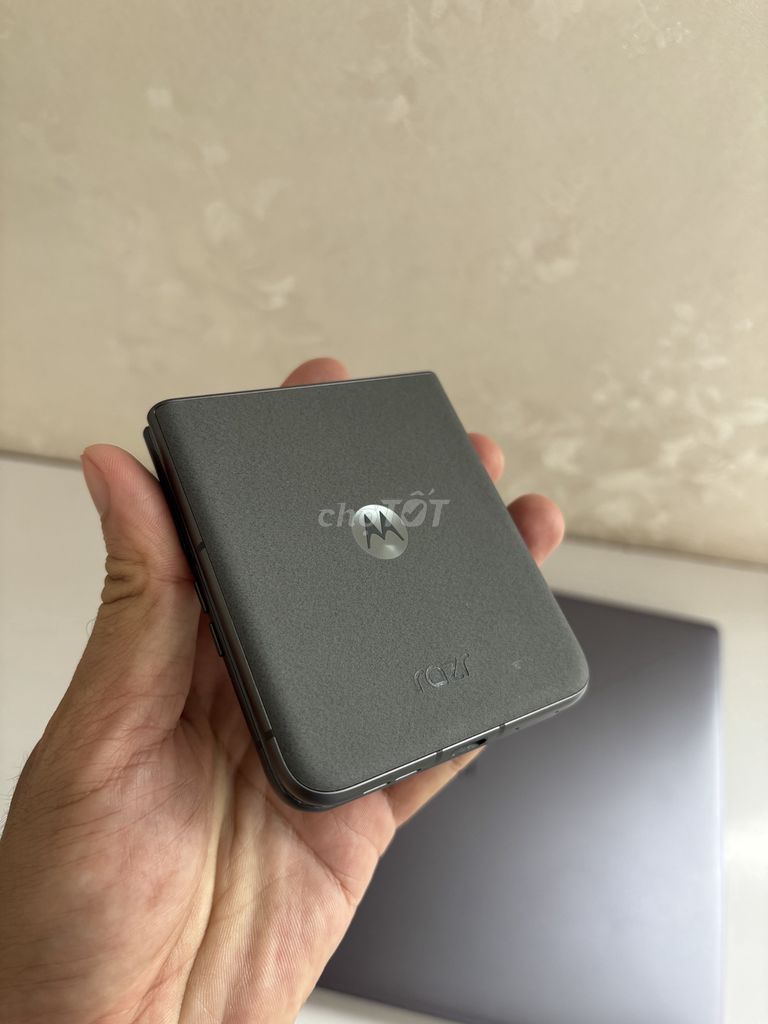 razr 50 2024 lock mỹ. Mua bán Điện thoại tại Quận Gò Vấp Tp Hồ Chí Minh được đăng bởi hoang hình 4