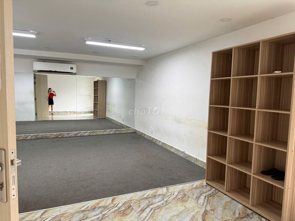 ЗОНА ОБНАРУЖЕНИЯ УЛИЦ ХОАНГ-ХОА: 7X18 М, ПЕРВЫЙ ЭТАЖ, 2 ЭТАЖА В АРЕНДУ